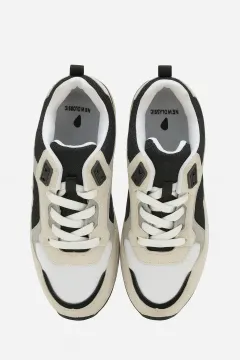 AKII Classic Sneakers
